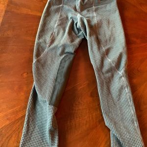 Kerrits Riding tights with knee patch. Grey and black checkered size girls large